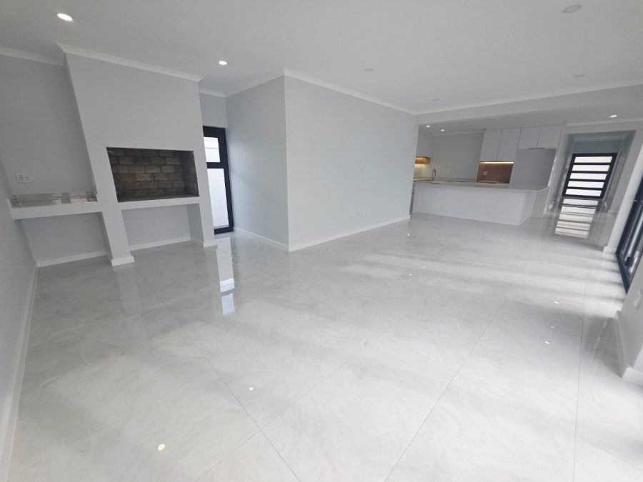 5 Bedroom Property for Sale in Sandown Western Cape